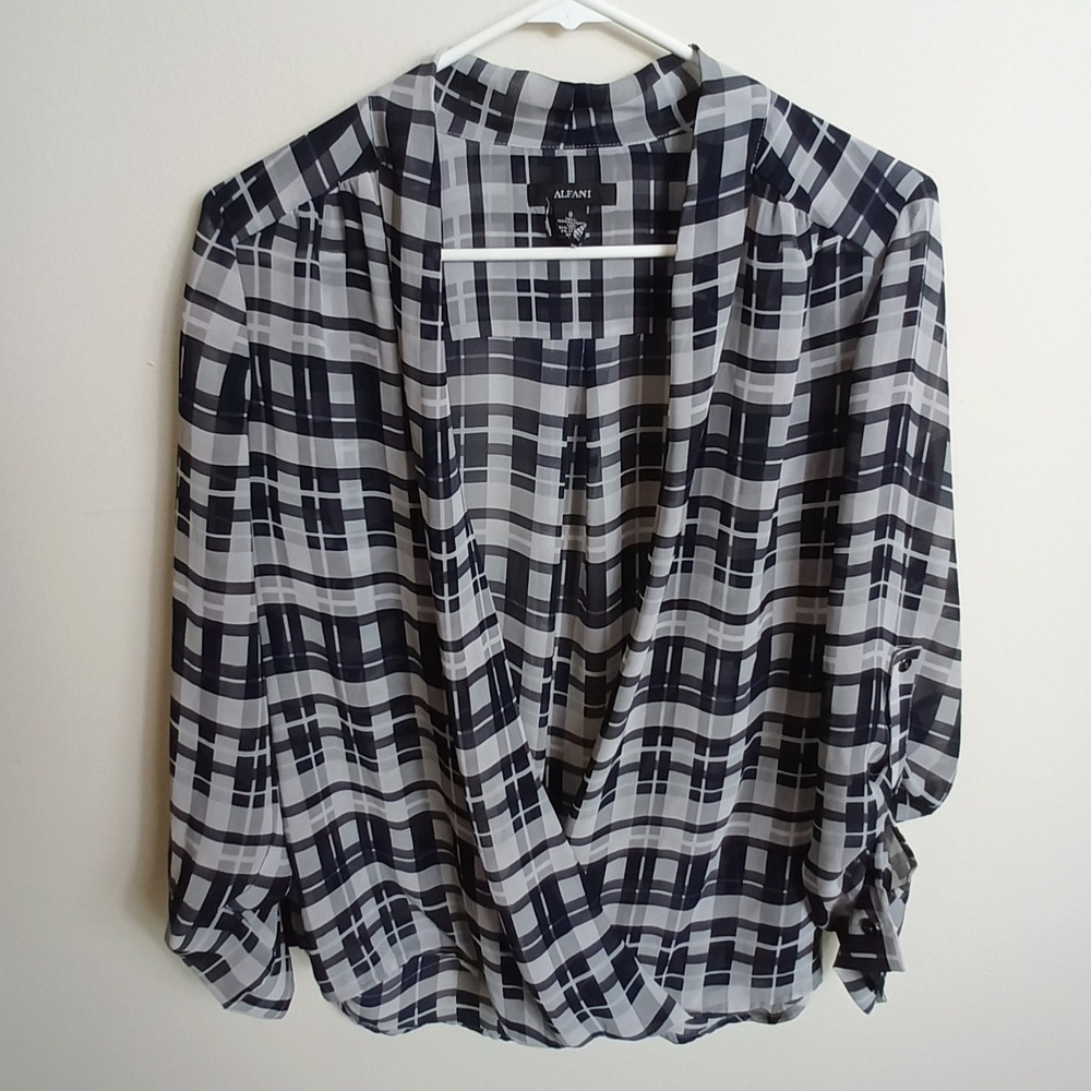 Alfani Surplice Blouse Womens 8 Black White Plaid Excellent Roll Tab Chiffon Top